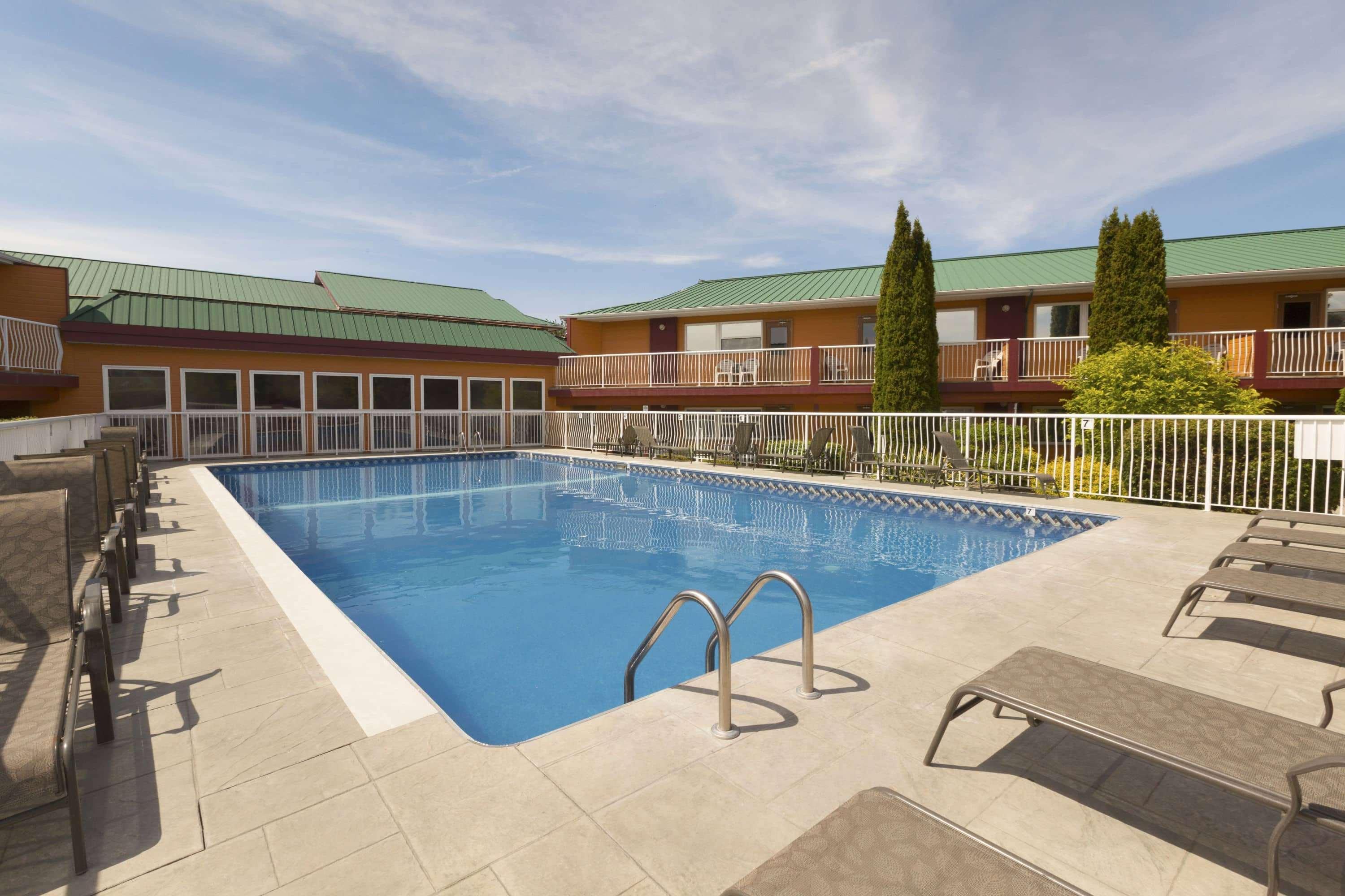 Days Inn By Wyndham Penticton Conference Centre Esterno foto