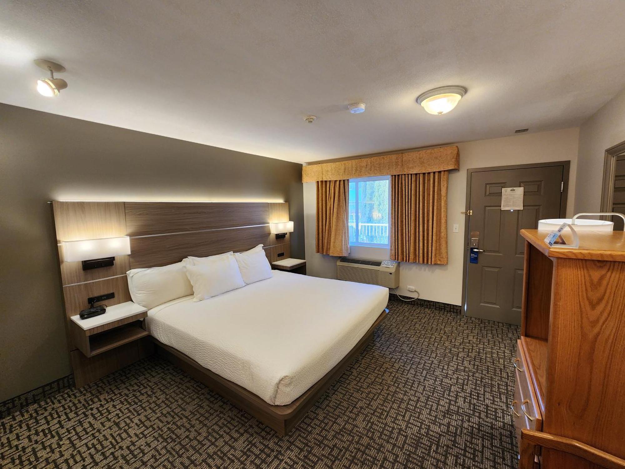 Days Inn By Wyndham Penticton Conference Centre Esterno foto